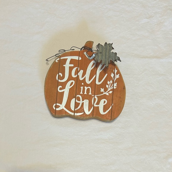 Fall in Love Table Decor - Picture 3 of 4